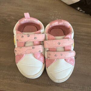 Baby Girls Winnie the Pooh Sneakers Size 5